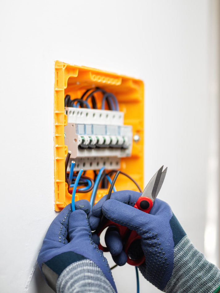 Marseille PascalComptour Marseille Aubagne Allauch Entreprise Electricite Renovation Installation Depannage electricien installation cables electrique compteur electrique disjoncteur