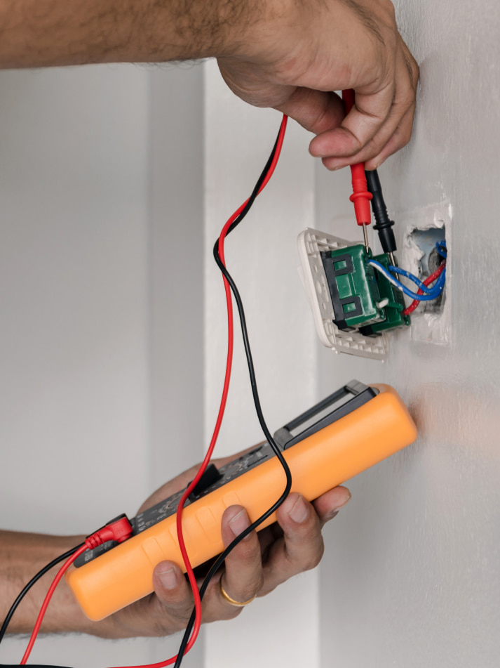 Marseille PascalComptour Marseille Aubagne Allauch Entreprise Electricite Renovation Installation Depannage electricien intervention verifie tension prise electricite